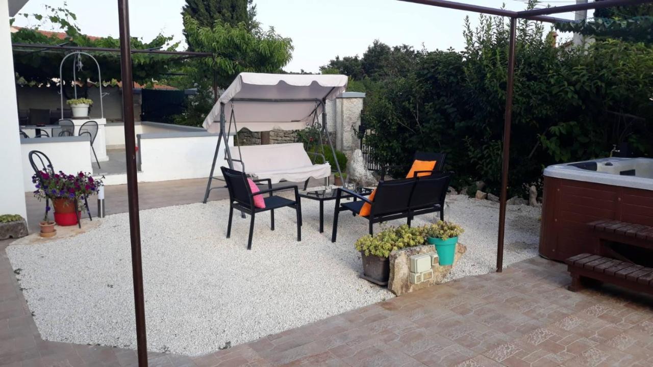 Holiday Home Dioniza Vodnjan Exterior photo