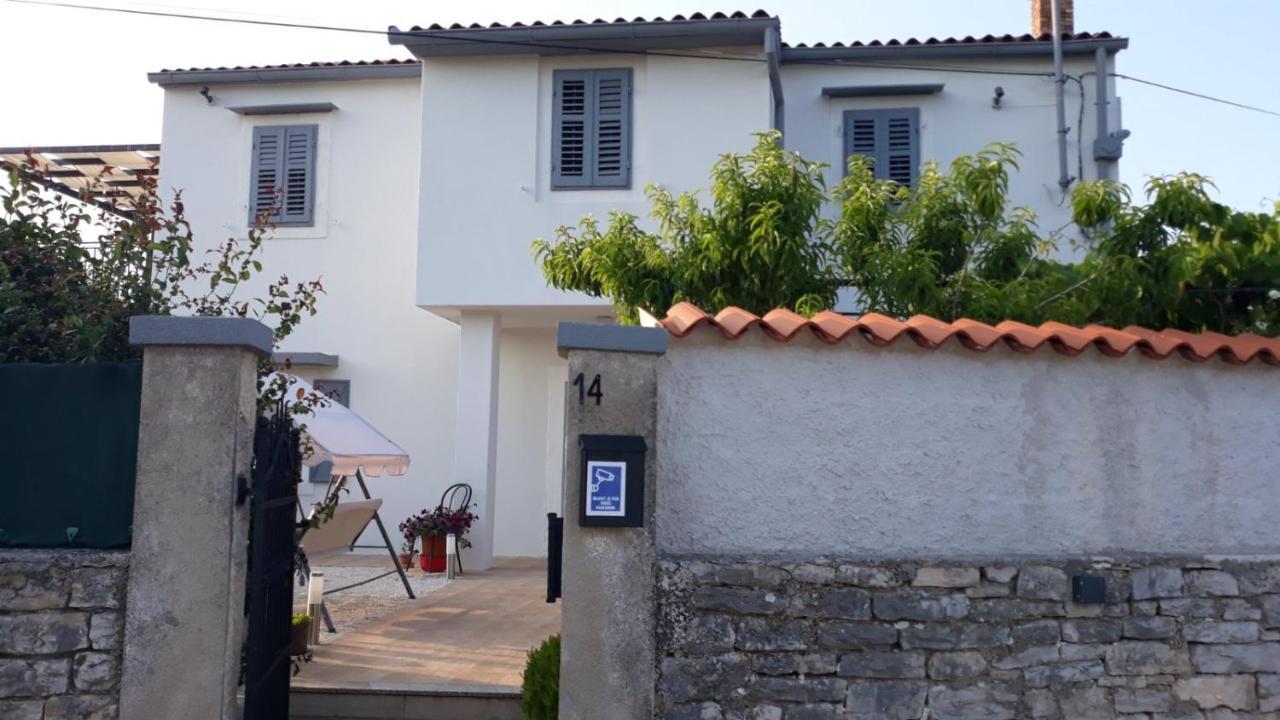 Holiday Home Dioniza Vodnjan Exterior photo